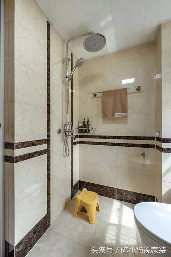 131㎡三居室簡(jiǎn)美風(fēng)格裝修，溫馨舒適，裝修帶家具僅僅花35萬(wàn)，自己家人都是越看越值，你們?cè)趺纯矗? style="box-sizing: border-box; border-bottom-style: none; border-right-style: none; margin: 10px auto; display: block; max-width: 100%; border-top-style: none; border-left-style: none; -webkit-tap-highlight-color: transparent" src="/uploads/allimg/180924/16024135L-8.jpg" inline="0" img_height="534" img_width="800" />
<p style="box-sizing: border-box; text-align: center; padding-bottom: 0px; line-height: 16px; margin: 0px; padding-left: 0px; padding-right: 0px; color: rgb(119,119,119); font-size: 12px; padding-top: 0px; -webkit-tap-highlight-color: transparent" class="pgc-img-caption"> </p>
</div>
<p style="box-sizing: border-box; padding-bottom: 0px; widows: 2; text-transform: none; background-color: rgb(255,255,255); font-style: normal; text-indent: 0px; margin: 16px 0px; padding-left: 0px; padding-right: 0px; font-family: "PingFang SC", "Hiragino Sans GB", "Microsoft YaHei", "WenQuanYi Micro Hei", "Helvetica Neue", Arial, sans-serif; white-space: normal; orphans: 2; letter-spacing: normal; color: rgb(34,34,34); font-size: 16px; font-weight: normal; word-spacing: 0px; padding-top: 0px; -webkit-tap-highlight-color: transparent; font-variant-ligatures: normal; font-variant-caps: normal; -webkit-text-stroke-width: 0px" class="ql-align-justify"><br style="box-sizing: border-box; -webkit-tap-highlight-color: transparent" />
 </p>
<p style="box-sizing: border-box; padding-bottom: 0px; widows: 2; text-transform: none; background-color: rgb(255,255,255); font-style: normal; text-indent: 0px; margin: 16px 0px; padding-left: 0px; padding-right: 0px; font-family: "PingFang SC", "Hiragino Sans GB", "Microsoft YaHei", "WenQuanYi Micro Hei", "Helvetica Neue", Arial, sans-serif; white-space: normal; orphans: 2; letter-spacing: normal; color: rgb(34,34,34); font-size: 16px; font-weight: normal; word-spacing: 0px; padding-top: 0px; -webkit-tap-highlight-color: transparent; font-variant-ligatures: normal; font-variant-caps: normal; -webkit-text-stroke-width: 0px" class="ql-align-justify">兒童房是藍(lán)白色系，藍(lán)色系的床品透著清爽和童趣，飄窗砸掉裝上懸空的書桌，節(jié)省空間，也很舒適！</p>
<div style="box-sizing: border-box; padding-bottom: 0px; widows: 2; text-transform: none; background-color: rgb(255,255,255); font-style: normal; text-indent: 0px; margin: 0px; padding-left: 0px; padding-right: 0px; font-family: "PingFang SC", "Hiragino Sans GB", "Microsoft YaHei", "WenQuanYi Micro Hei", "Helvetica Neue", Arial, sans-serif; white-space: normal; orphans: 2; letter-spacing: normal; color: rgb(34,34,34); font-size: 16px; font-weight: normal; word-spacing: 0px; padding-top: 0px; -webkit-tap-highlight-color: transparent; font-variant-ligatures: normal; font-variant-caps: normal; -webkit-text-stroke-width: 0px" class="pgc-img"><img alt=