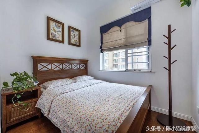 131㎡三居室簡(jiǎn)美風(fēng)格裝修，溫馨舒適，裝修帶家具僅僅花35萬(wàn)，自己家人都是越看越值，你們?cè)趺纯矗? style="box-sizing: border-box; border-bottom-style: none; border-right-style: none; margin: 10px auto; display: block; max-width: 100%; border-top-style: none; border-left-style: none; -webkit-tap-highlight-color: transparent" src="/uploads/allimg/180924/1602411462-6.jpg" inline="0" img_height="534" img_width="800" />
<p style="box-sizing: border-box; text-align: center; padding-bottom: 0px; line-height: 16px; margin: 0px; padding-left: 0px; padding-right: 0px; color: rgb(119,119,119); font-size: 12px; padding-top: 0px; -webkit-tap-highlight-color: transparent" class="pgc-img-caption"> </p>
</div>
<p style="box-sizing: border-box; padding-bottom: 0px; widows: 2; text-transform: none; background-color: rgb(255,255,255); font-style: normal; text-indent: 0px; margin: 16px 0px; padding-left: 0px; padding-right: 0px; font-family: "PingFang SC", "Hiragino Sans GB", "Microsoft YaHei", "WenQuanYi Micro Hei", "Helvetica Neue", Arial, sans-serif; white-space: normal; orphans: 2; letter-spacing: normal; color: rgb(34,34,34); font-size: 16px; font-weight: normal; word-spacing: 0px; padding-top: 0px; -webkit-tap-highlight-color: transparent; font-variant-ligatures: normal; font-variant-caps: normal; -webkit-text-stroke-width: 0px" class="ql-align-justify"><br style="box-sizing: border-box; -webkit-tap-highlight-color: transparent" />
 </p>
<p style="box-sizing: border-box; padding-bottom: 0px; widows: 2; text-transform: none; background-color: rgb(255,255,255); font-style: normal; text-indent: 0px; margin: 16px 0px; padding-left: 0px; padding-right: 0px; font-family: "PingFang SC", "Hiragino Sans GB", "Microsoft YaHei", "WenQuanYi Micro Hei", "Helvetica Neue", Arial, sans-serif; white-space: normal; orphans: 2; letter-spacing: normal; color: rgb(34,34,34); font-size: 16px; font-weight: normal; word-spacing: 0px; padding-top: 0px; -webkit-tap-highlight-color: transparent; font-variant-ligatures: normal; font-variant-caps: normal; -webkit-text-stroke-width: 0px" class="ql-align-justify">床尾做了一整面墻的嵌入式衣柜，一致延續(xù)到了進(jìn)門口，這樣的儲(chǔ)物設(shè)計(jì)堪比一個(gè)大衣帽間了，超實(shí)用。</p>
<div style="box-sizing: border-box; padding-bottom: 0px; widows: 2; text-transform: none; background-color: rgb(255,255,255); font-style: normal; text-indent: 0px; margin: 0px; padding-left: 0px; padding-right: 0px; font-family: "PingFang SC", "Hiragino Sans GB", "Microsoft YaHei", "WenQuanYi Micro Hei", "Helvetica Neue", Arial, sans-serif; white-space: normal; orphans: 2; letter-spacing: normal; color: rgb(34,34,34); font-size: 16px; font-weight: normal; word-spacing: 0px; padding-top: 0px; -webkit-tap-highlight-color: transparent; font-variant-ligatures: normal; font-variant-caps: normal; -webkit-text-stroke-width: 0px" class="pgc-img"><img alt=