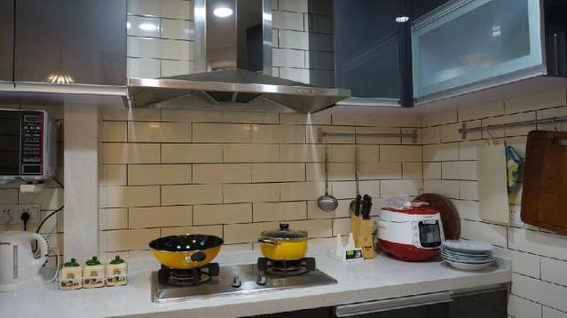 98平新房簡美風格裝修完成，尤其是電視墻造型，做成了一個假壁爐，超美！