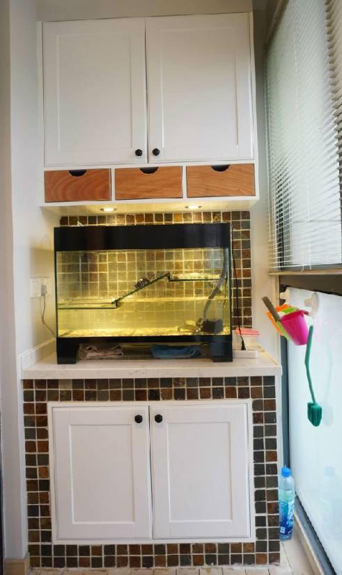 98平新房簡美風格裝修完成，尤其是電視墻造型，做成了一個假壁爐，超美！