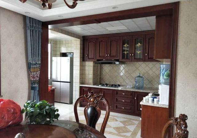 240平大房子裝修完成，裝修總共花了98萬，一房四間臥室四種裝修風(fēng)格，效果是很滿意的！