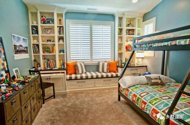 三層別墅設(shè)計圖，坡屋頂和平屋頂?shù)慕Y(jié)合，這樣的屋頂跟豐收季更配哦