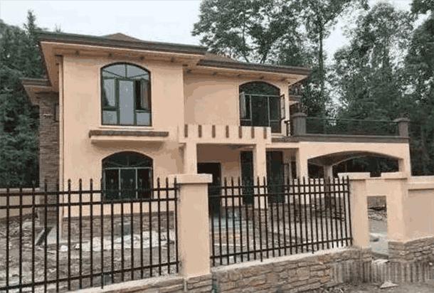 這款別墅設(shè)計(jì)圖，算是今年二層別墅中的黑馬，設(shè)計(jì)感十足