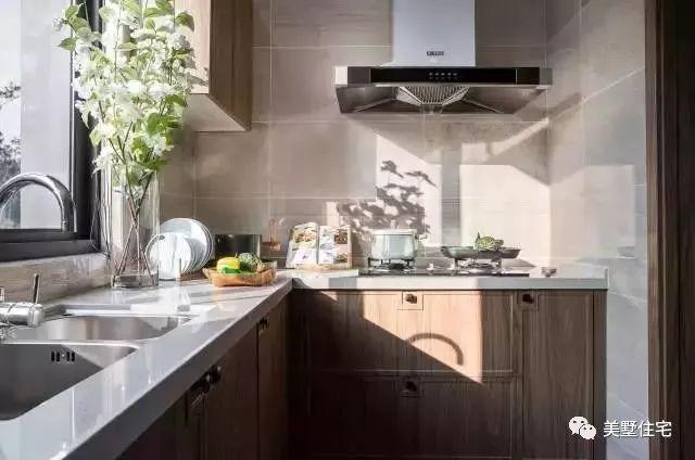 這款小面積別墅設(shè)計圖，外觀美造價低，深受大家喜歡