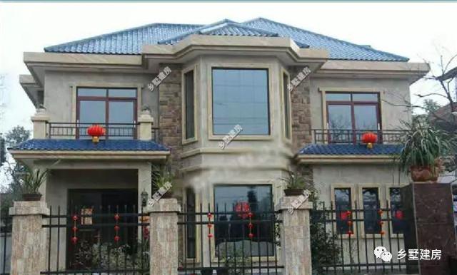 這套時尚大氣的現(xiàn)代別墅令人眼前一亮，磚混結(jié)構(gòu)，是你理想中的別墅嗎？