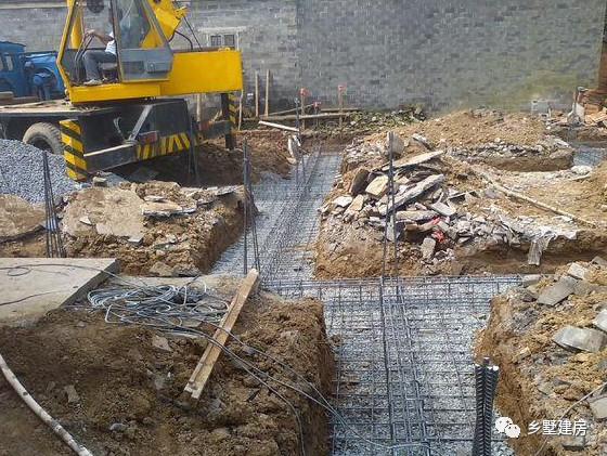 三層帶車庫別墅設(shè)計(jì)圖，外觀大氣，內(nèi)部設(shè)計(jì)合理，真是優(yōu)秀