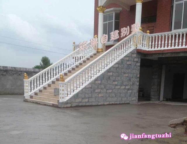 農(nóng)村三層自建房設(shè)計圖，實拍圖效果圖對比，適合一般的農(nóng)村家庭