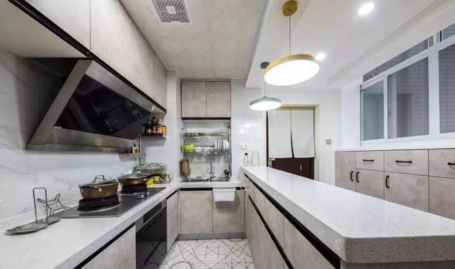 76平米簡約北歐風裝修，客廳沙發(fā)背景墻簡單又好看！