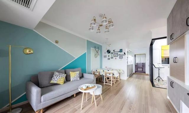 76平米簡約北歐風裝修，客廳沙發(fā)背景墻簡單又好看！