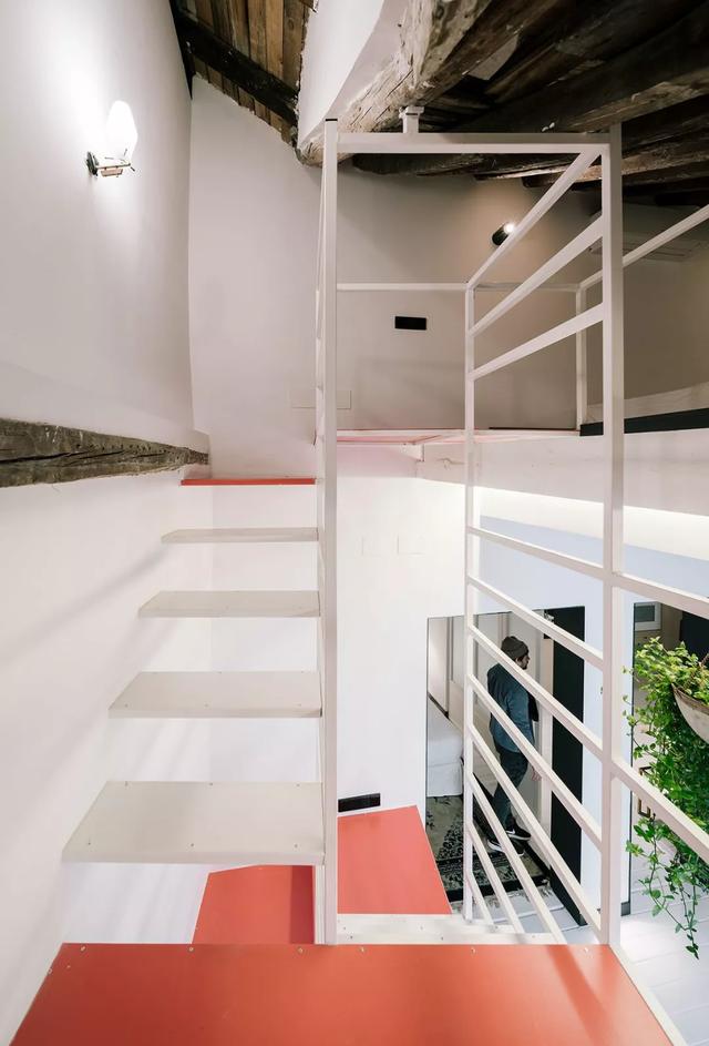 46平小戶型簡約風(fēng)裝修，室內(nèi)還建了一個小閣樓！