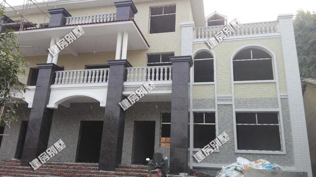 21.7米x14.7米三層農(nóng)村自建房，豪華大氣，農(nóng)村自建房里的“瑪莎拉蒂”！