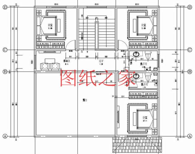 多臥室的三層別墅設(shè)計(jì)圖，挑空設(shè)計(jì)，給您溫馨舒適的享受!