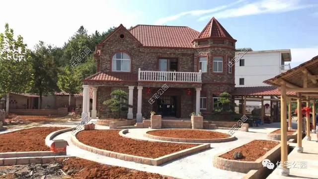 200萬的別墅設(shè)計圖，房美人夸，最贊的還是后花園。