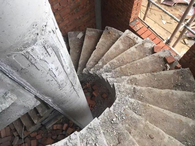 分享一棟雙拼別墅設(shè)計(jì)圖，村里的地標(biāo)建筑。