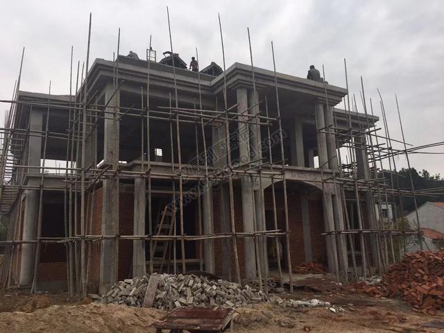 分享一棟雙拼別墅設(shè)計(jì)圖，村里的地標(biāo)建筑。