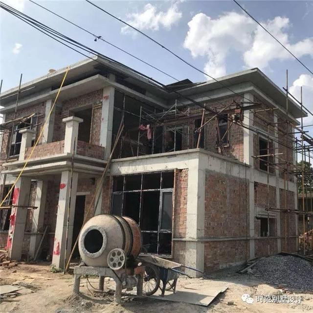 小戶型二層歐式別墅設(shè)計(jì)圖，10x11米帶堂屋6室2廳，還有實(shí)景哦！