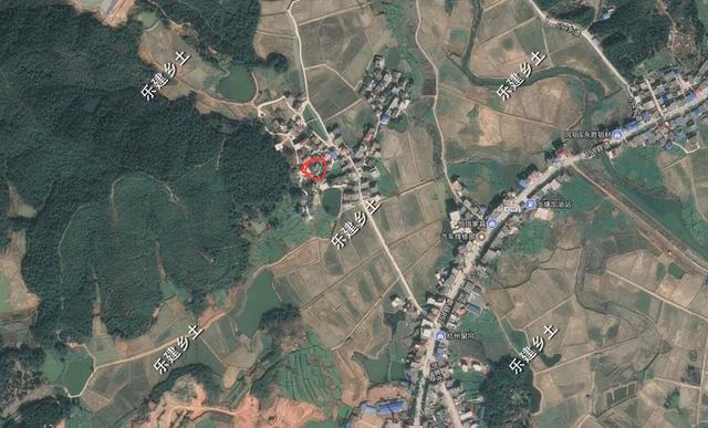 江西九江歐式別墅設(shè)計(jì)圖，不規(guī)則地形，也能建造的這么完美！