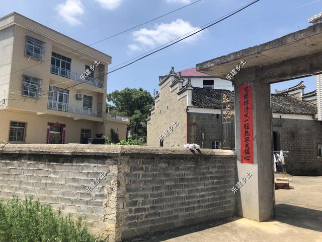 江西九江歐式別墅設(shè)計(jì)圖，不規(guī)則地形，也能建造的這么完美！