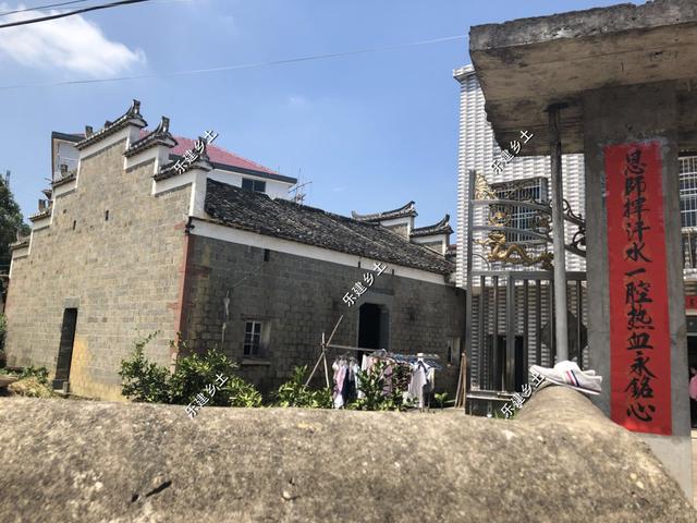 江西九江歐式別墅設(shè)計(jì)圖，不規(guī)則地形，也能建造的這么完美！