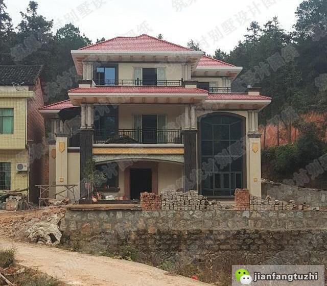 4款三層農(nóng)村住宅設(shè)計(jì)圖，帶豪華臥室套房+車庫(kù)+挑空客廳，想要的應(yīng)有盡有