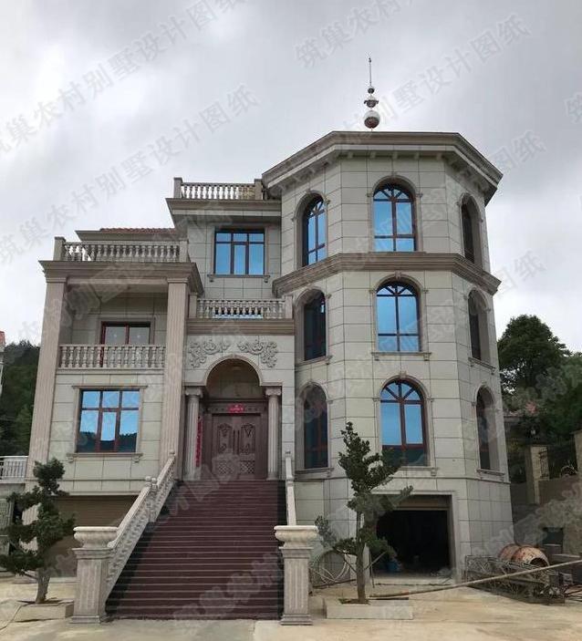 4款三層農(nóng)村住宅設(shè)計(jì)圖，帶豪華臥室套房+車庫(kù)+挑空客廳，想要的應(yīng)有盡有