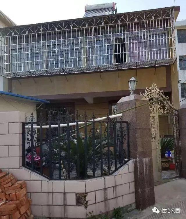 農(nóng)村三層經(jīng)典簡歐別墅設(shè)計圖，簡單大氣，新建起來的房子就是不一般，處處都透露著高級感。