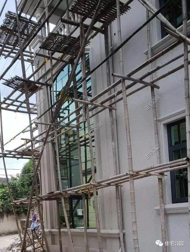 農(nóng)村三層經(jīng)典簡歐別墅設(shè)計圖，簡單大氣，新建起來的房子就是不一般，處處都透露著高級感。