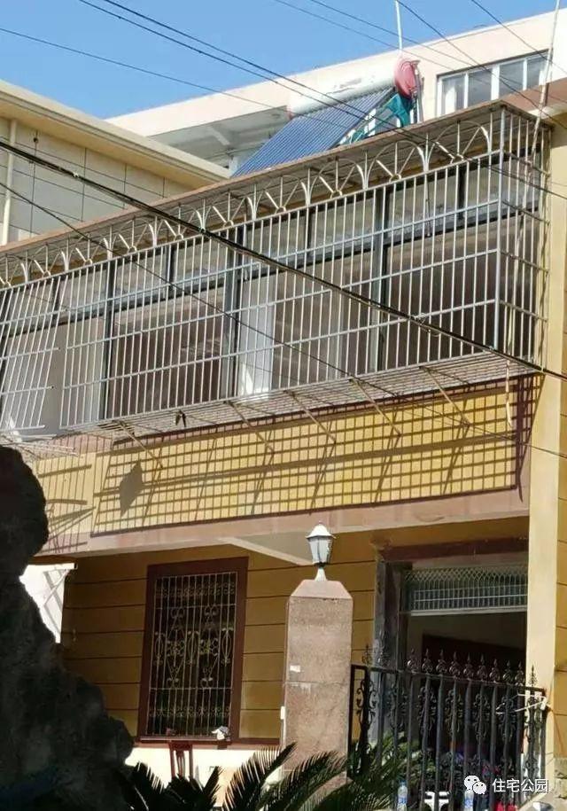 農(nóng)村三層經(jīng)典簡歐別墅設(shè)計圖，簡單大氣，新建起來的房子就是不一般，處處都透露著高級感。