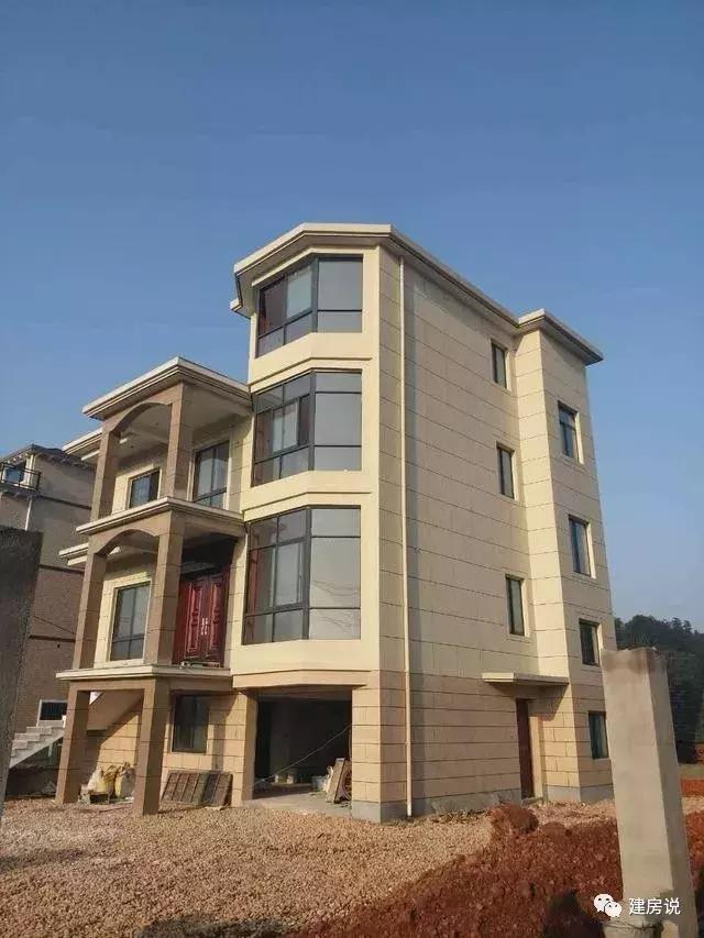 三層半農(nóng)別自建房，主體建造共花50萬(wàn)，您喜歡嗎？