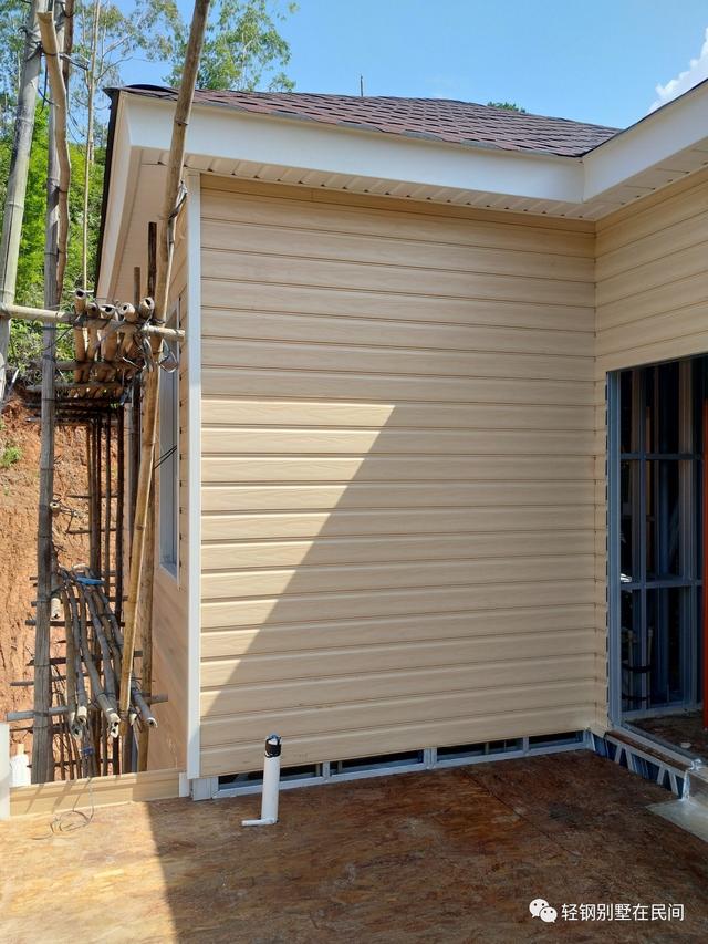 實(shí)拍一個(gè)月完工輕鋼別墅，建好后外觀(guān)好看