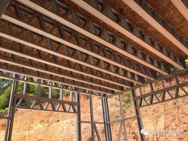 實(shí)拍一個(gè)月完工輕鋼別墅，建好后外觀(guān)好看