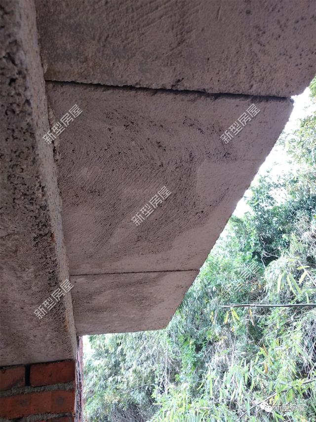 湖南農(nóng)村小伙為了省錢竟然把房子蓋成這樣？新房變危房，看著都揪心