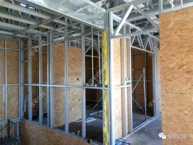 農(nóng)村輕鋼住宅造價多少？這棟240平的房子只花了33萬，房主任先生很滿意