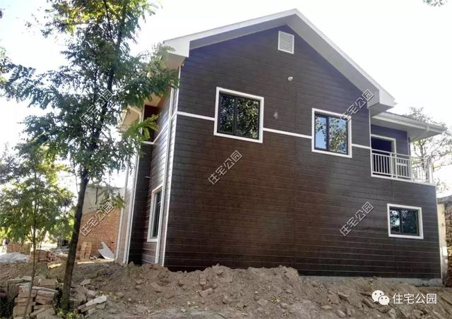 農(nóng)村輕鋼住宅造價多少？這棟240平的房子只花了33萬，房主任先生很滿意