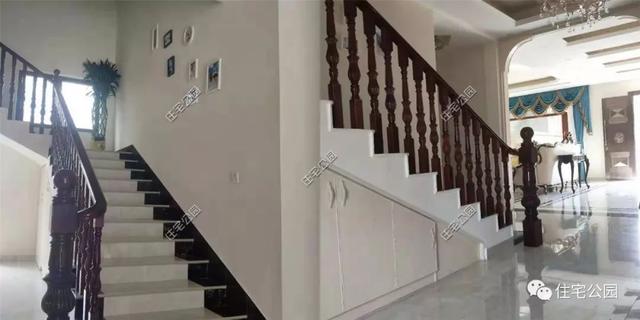 江西農(nóng)村小伙自建歐式別墅，30萬(wàn)建房40萬(wàn)裝修我打100分，不怕驕傲