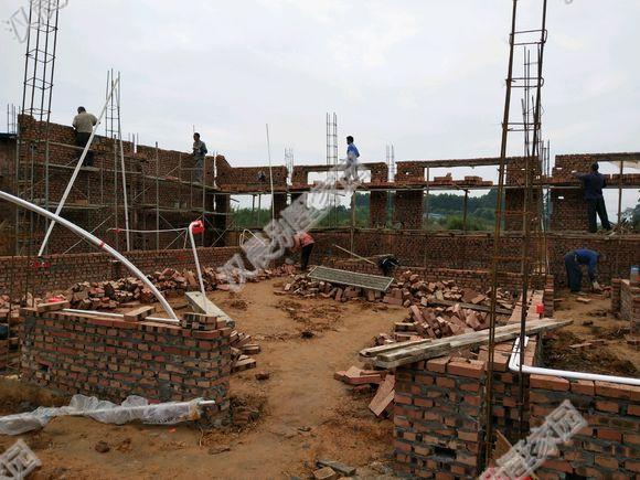 為提升生活質量，四川農村自建一層平頂別墅，包工240一平劃算嗎？