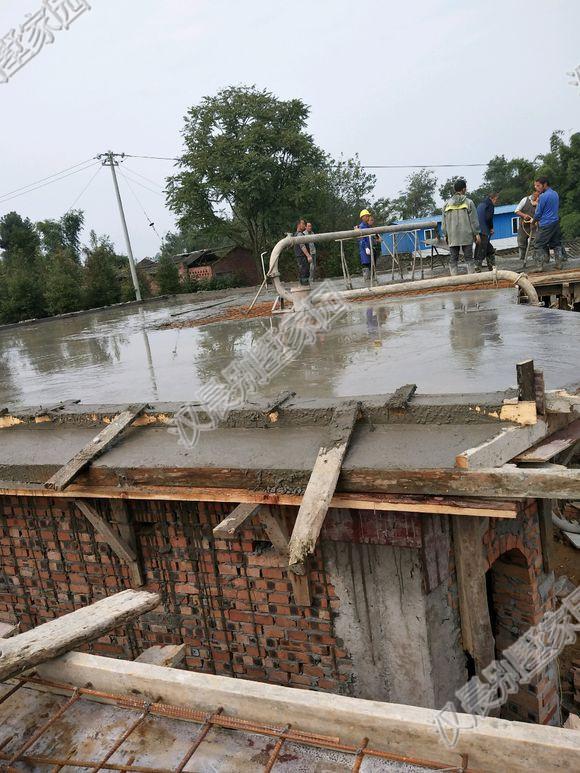 為提升生活質量，四川農村自建一層平頂別墅，包工240一平劃算嗎？