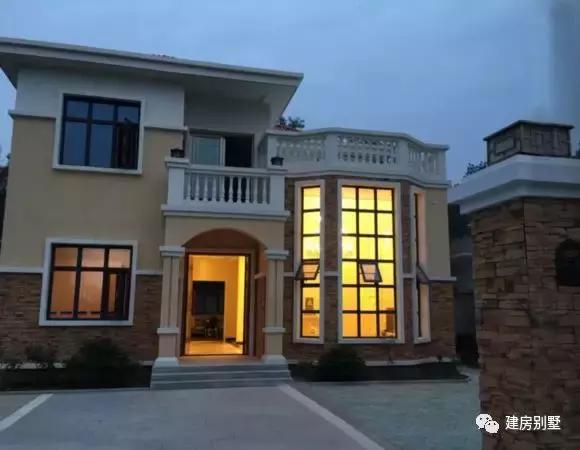 曬3棟農(nóng)村自建房實拍照片，第一棟是我表哥花40萬建成的