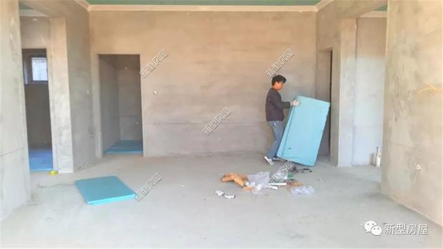 農(nóng)村小伙花2萬給別墅裝地暖，用30年都沒問題，省錢又舒適