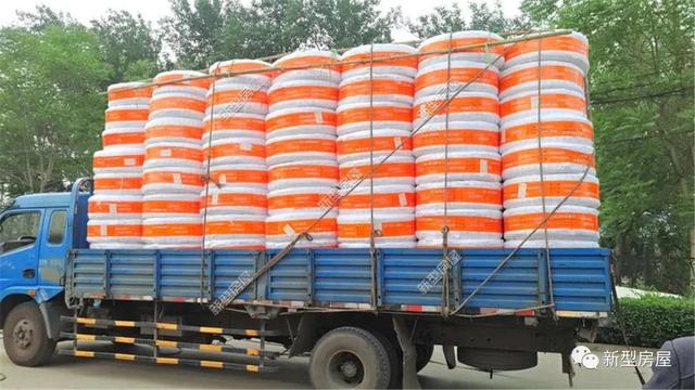 農(nóng)村小伙花2萬給別墅裝地暖，用30年都沒問題，省錢又舒適