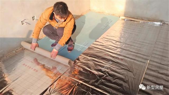 農(nóng)村小伙花2萬給別墅裝地暖，用30年都沒問題，省錢又舒適