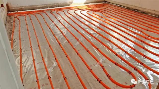 農(nóng)村小伙花2萬給別墅裝地暖，用30年都沒問題，省錢又舒適