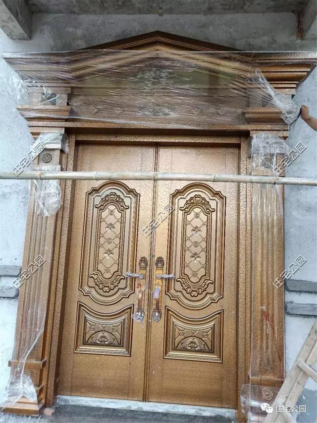 他回湖南老家給父母蓋養(yǎng)老房，70歲老母全程監(jiān)工，只花28萬就蓋成3層洋樓