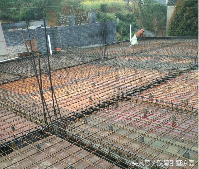 有錢就是好，泰州汪總蓋的帶地下車庫現(xiàn)代別墅，鄰居看了都坐不??！