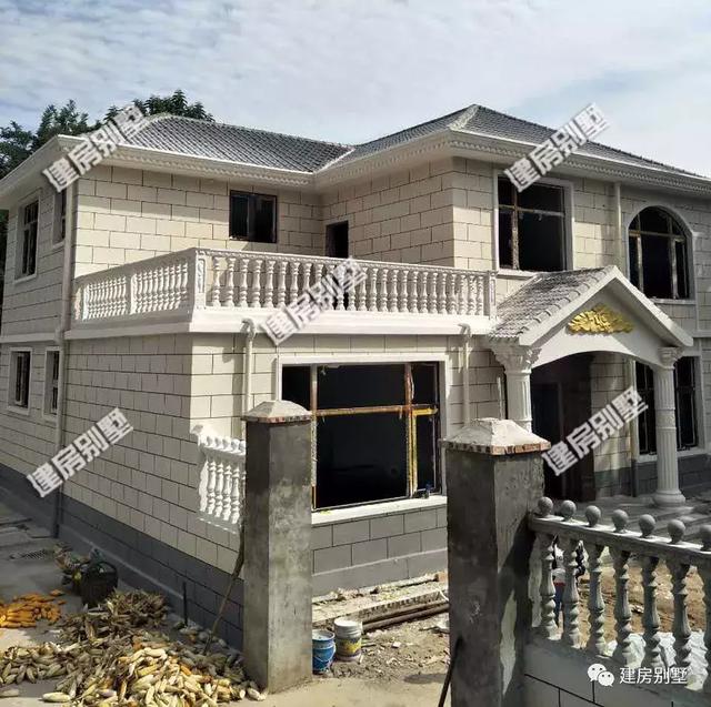 我家的小別墅只花了23萬就建好了，簡約精致，全村僅此一棟