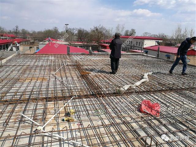 建房材料價(jià)格猛漲，4個(gè)月之內(nèi)水泥從375漲到520，農(nóng)村蓋房成了無底洞