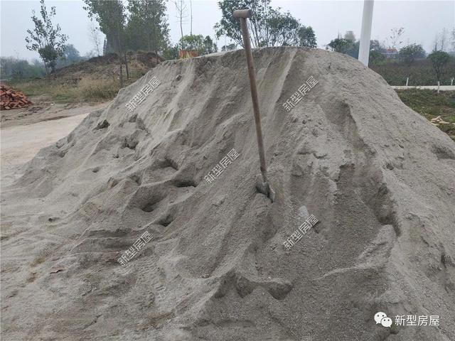 建房材料價(jià)格猛漲，4個(gè)月之內(nèi)水泥從375漲到520，農(nóng)村蓋房成了無底洞