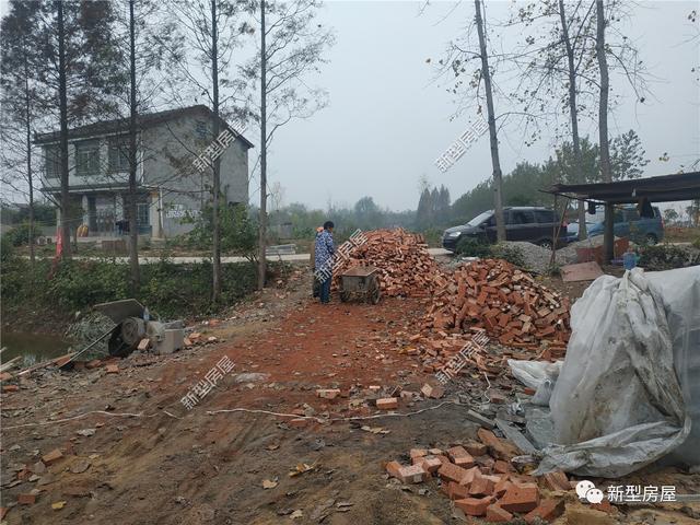 建房材料價(jià)格猛漲，4個(gè)月之內(nèi)水泥從375漲到520，農(nóng)村蓋房成了無底洞