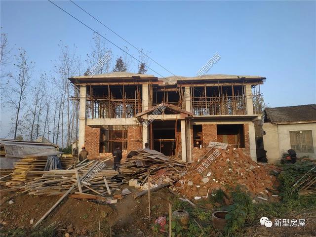 建房材料價(jià)格猛漲，4個(gè)月之內(nèi)水泥從375漲到520，農(nóng)村蓋房成了無底洞