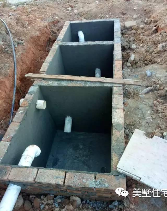 農(nóng)村自建小別墅，排污問題是關(guān)鍵！兩分鐘教你學(xué)會建化糞池！
